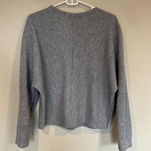 Grey Shirt - Picture 4 of 5